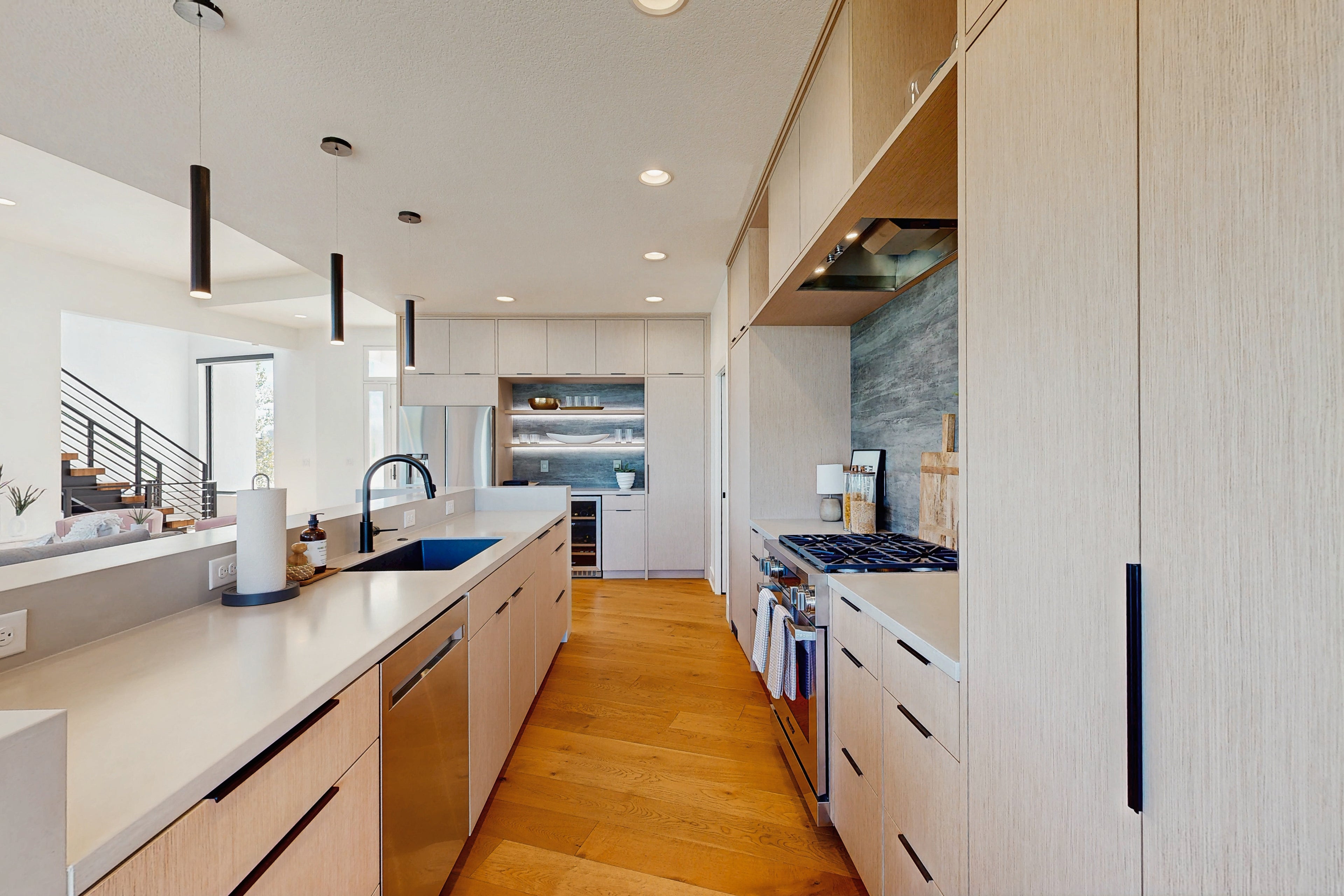 جولة ثلاثية الأبعاد للفلل